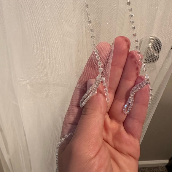 Enzoani tulle bridal cape - Picture 6 of 8